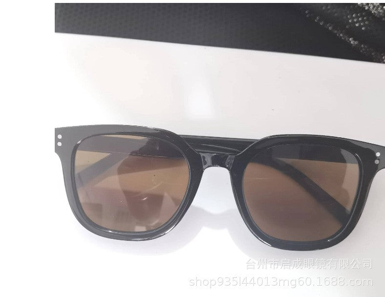 Damen auffällige Retro-Sonnenbrille mit gelb-tönenden Gläsern Brehn