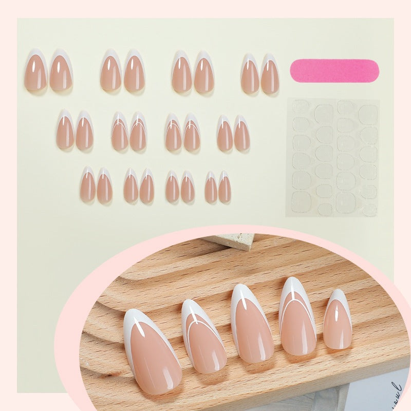 Künstliche Nagelspitzen im eleganten Design Brehn