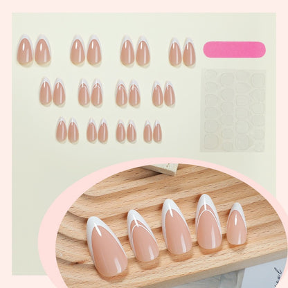 Künstliche Nagelspitzen im eleganten Design Brehn