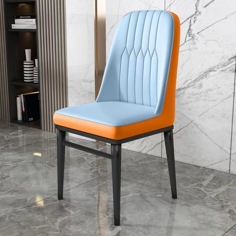 Designstuhl mit ergonomischer Polsterung Brehn