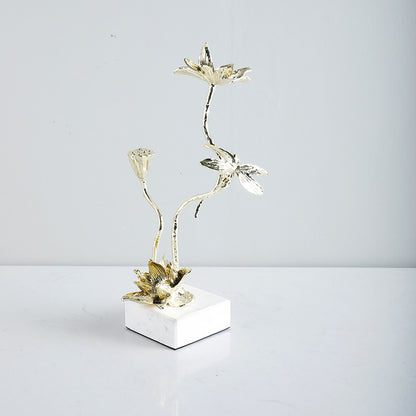 Elegante Lotusblume Skulptur