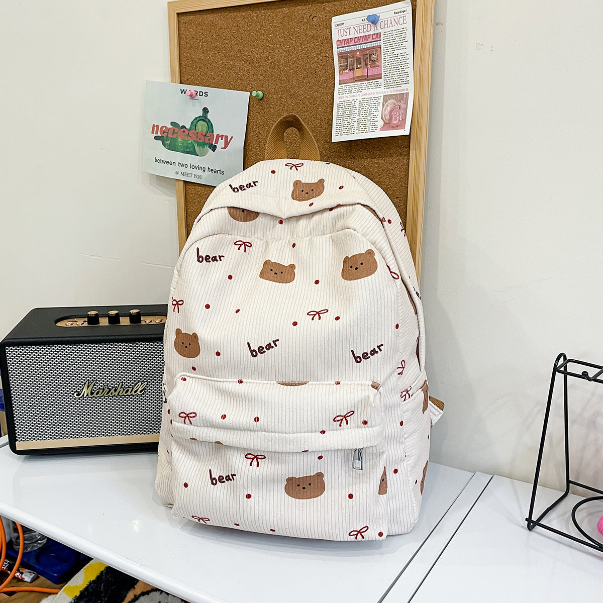 Rucksack mit Verspieltem Bärenmotiv und Praktischen Fächern Brehn