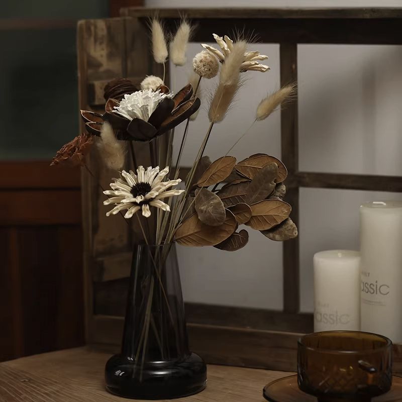 Stylischer Trockenblumenstrauß
