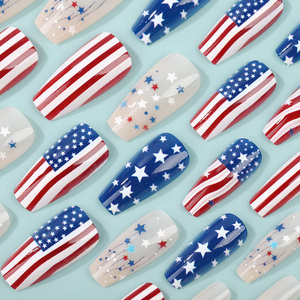 Kunstnägel im patriotischen Design Brehn