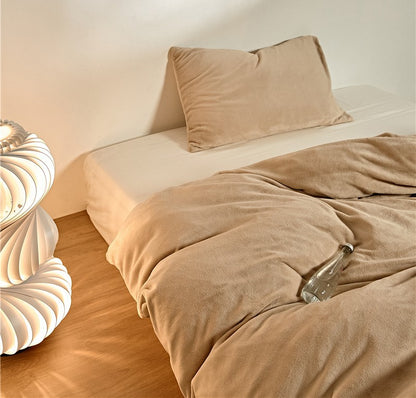 Plüsch-Bettwäsche-Set mit Samtoberfläche und thermoregulierender Füllung
