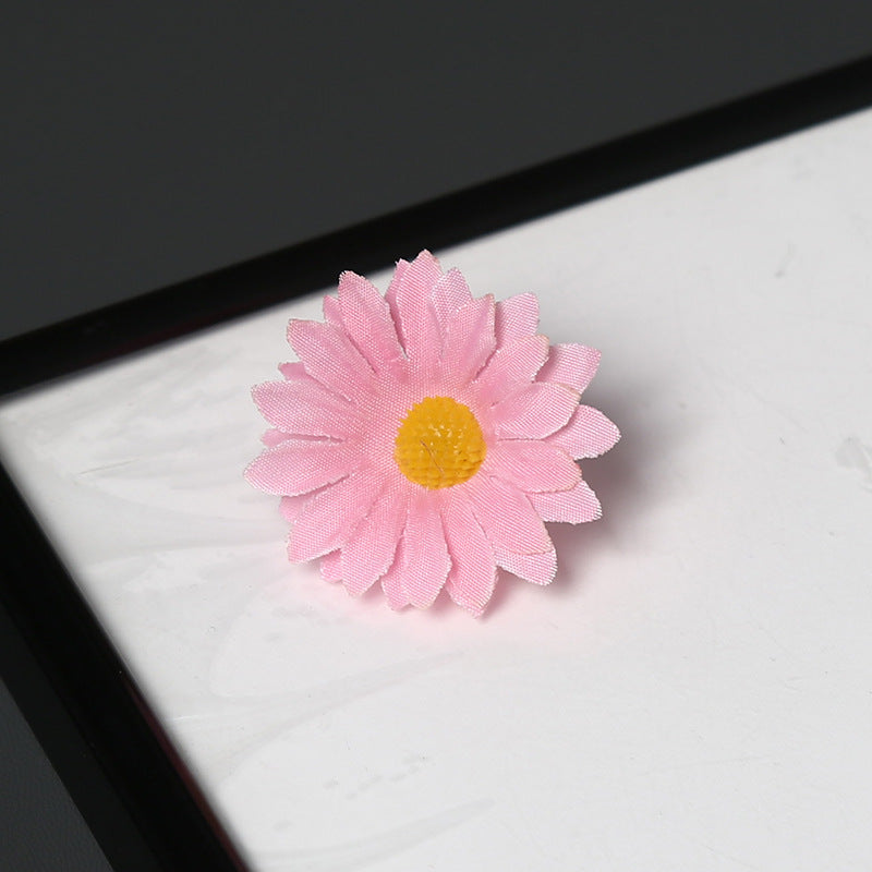 Elegante Stoff Margeritenblume Brosche für dekorativen Gebrauch
