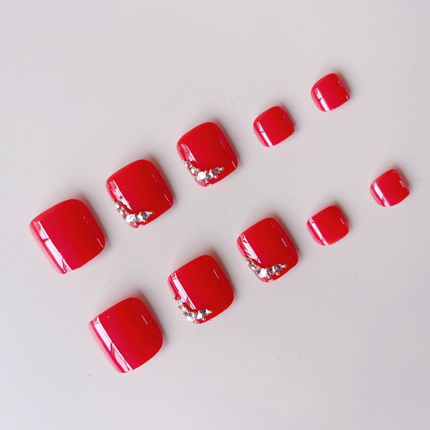 Kunstnagelset mit eleganten Strassdetails Brehn