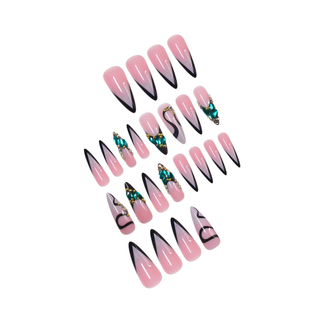 Glamouröse Stiletto-Nagelerweiterungen Brehn