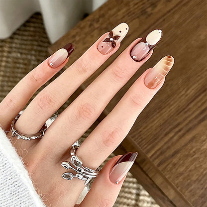 Kunstnägel mit eleganten Motiv-Designs Brehn