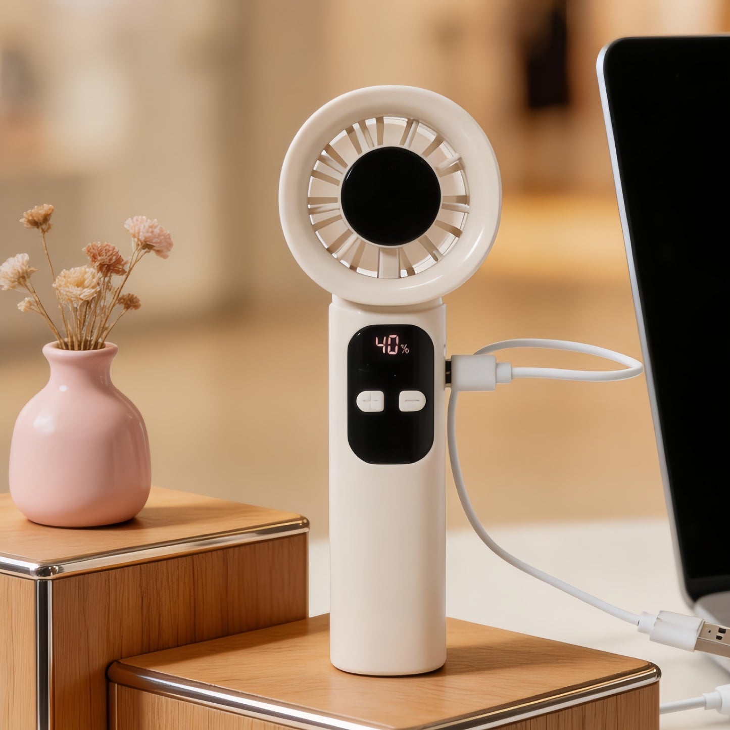 Damen Tragbarer Akku-Handventilator mit digitaler Steuerung Brehn
