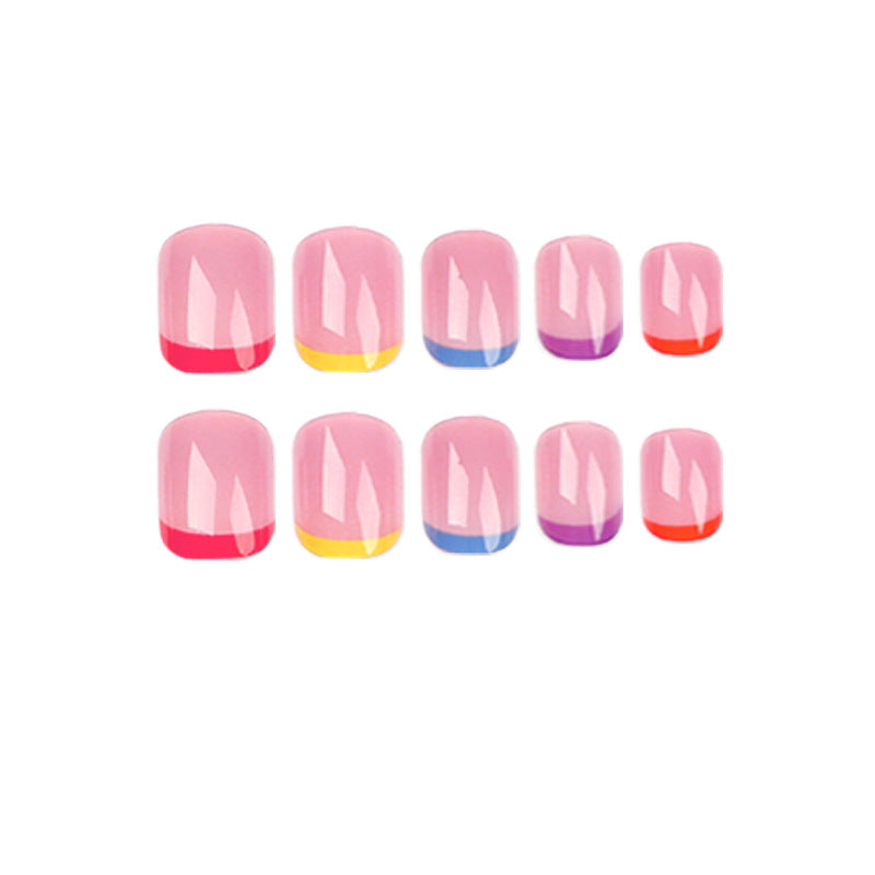 Nagelkunst mit bunten Spitzen Brehn