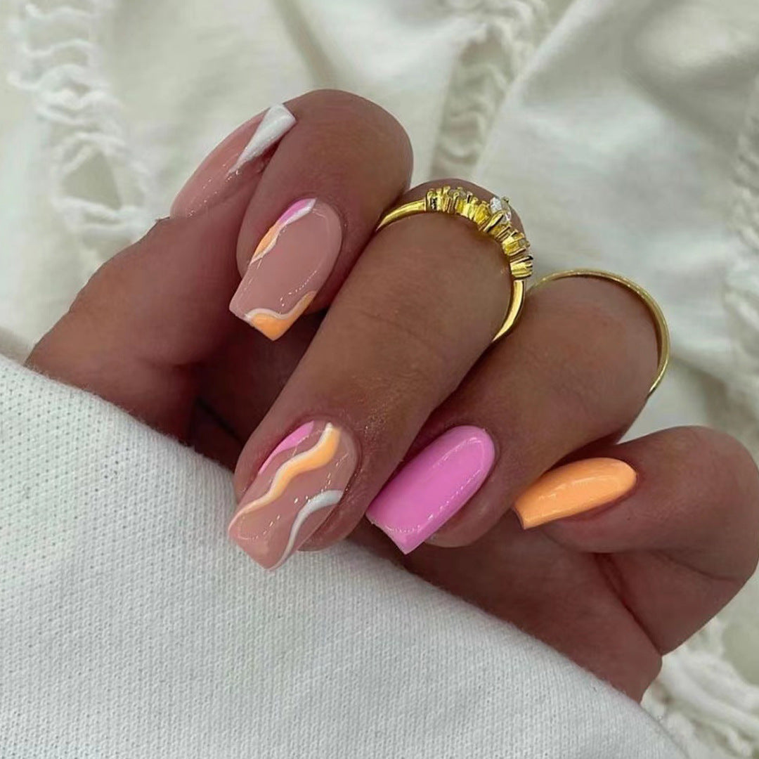 Kunstvolle Nagelkunst mit modernen Farbverläufen und kreativen Designs Brehn