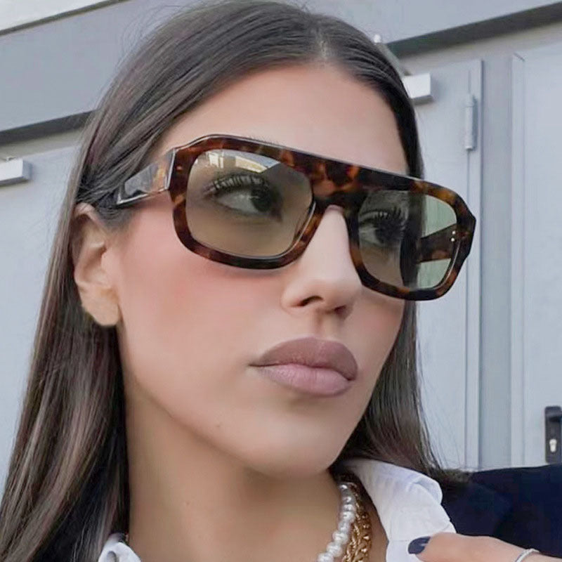 Damen modische quadratische Sonnenbrille mit auffälligem Tierdruckdesign Brehn
