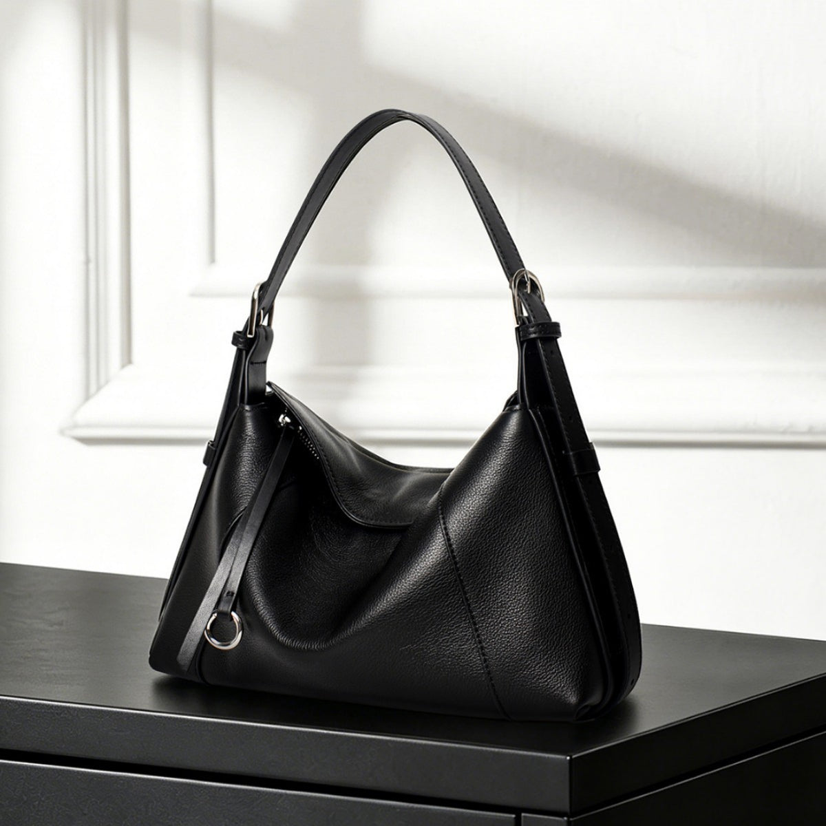 Leder Schulter Hobo Tasche mit verstellbarem Kontrastgurt