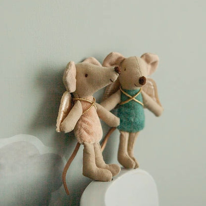 Handgemachte Leinen Lange-Glied-Bunny-Puppe mit gesticktem Karotten-Overalls