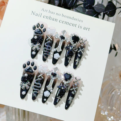 Dekorative Nagelkunst