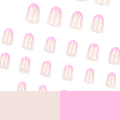Kunstvolle Nagelkunst mit Glanz-Finish und elegantem French-Tip Brehn