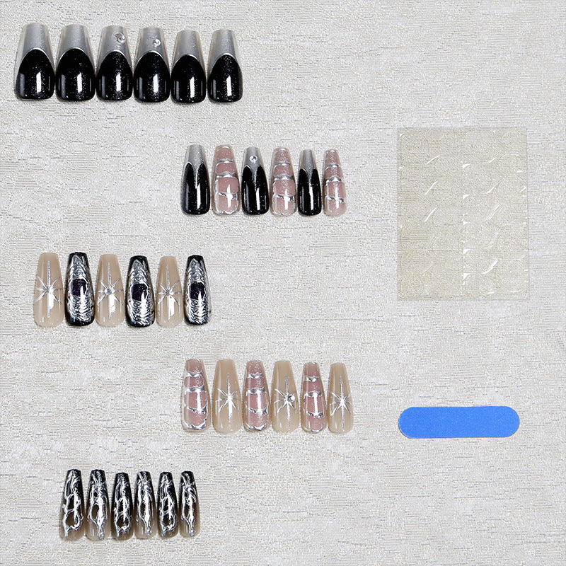 Kunstnagelset mit eleganten Glitzer- und Designakzenten Brehn