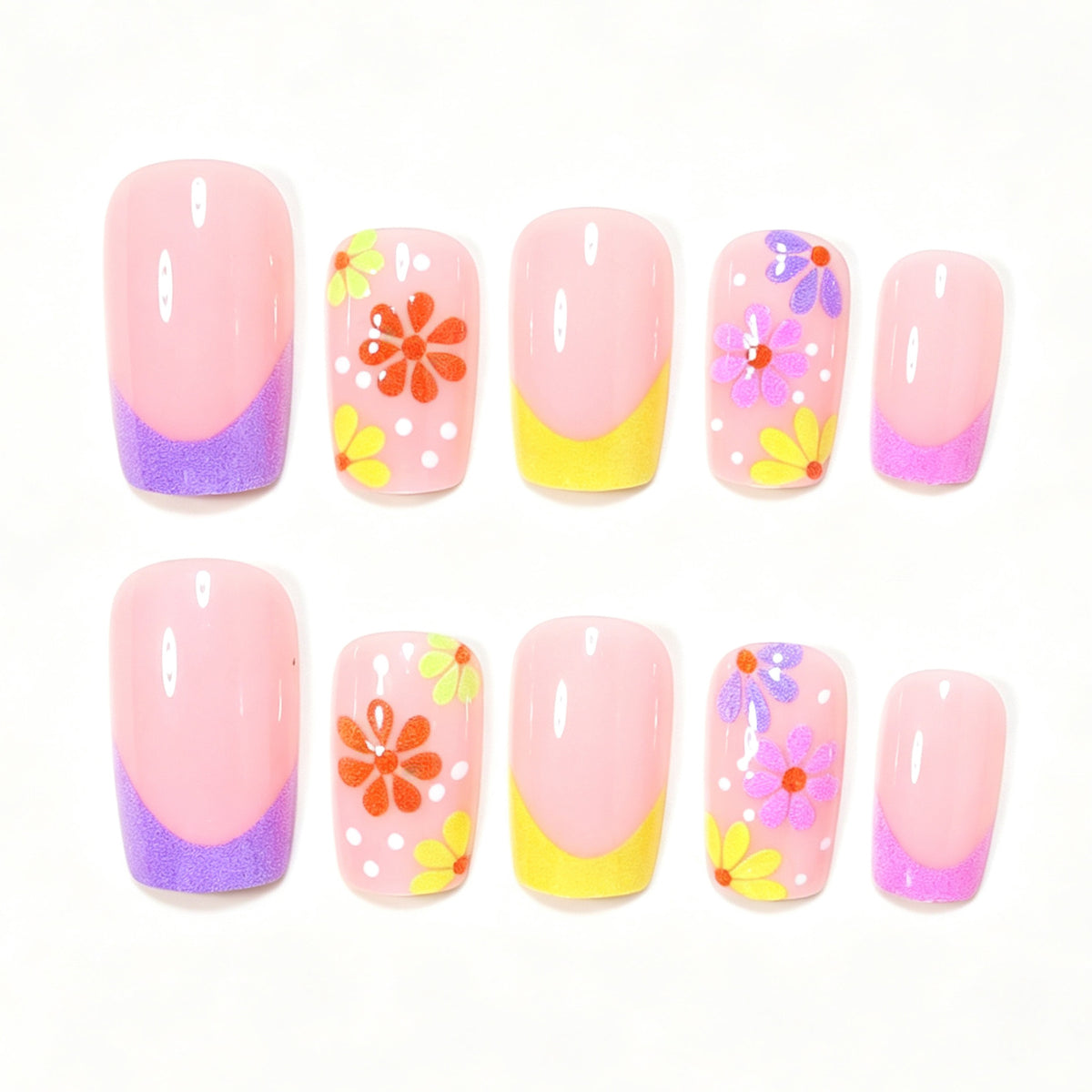 Dekoratives florales Nagelkunstdesign Brehn