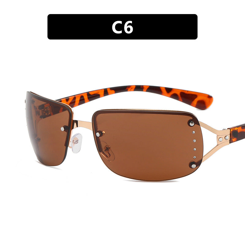 Damen extravagante Sonnenbrille im modernen Design mit feinen Akzenten Brehn