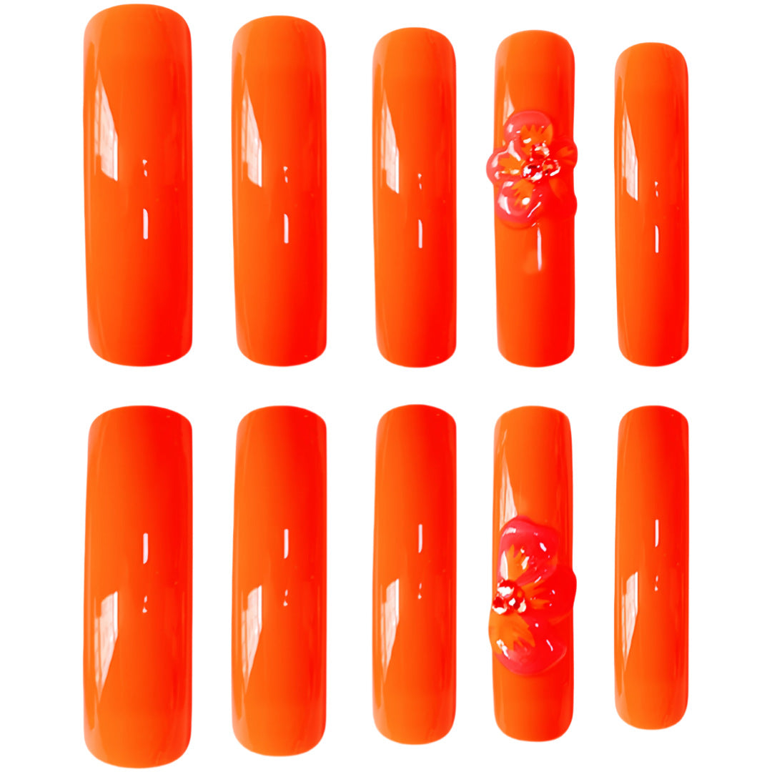 Glamouröse Press-On Nagelverlängerungen mit künstlerischem Blumendesign Brehn