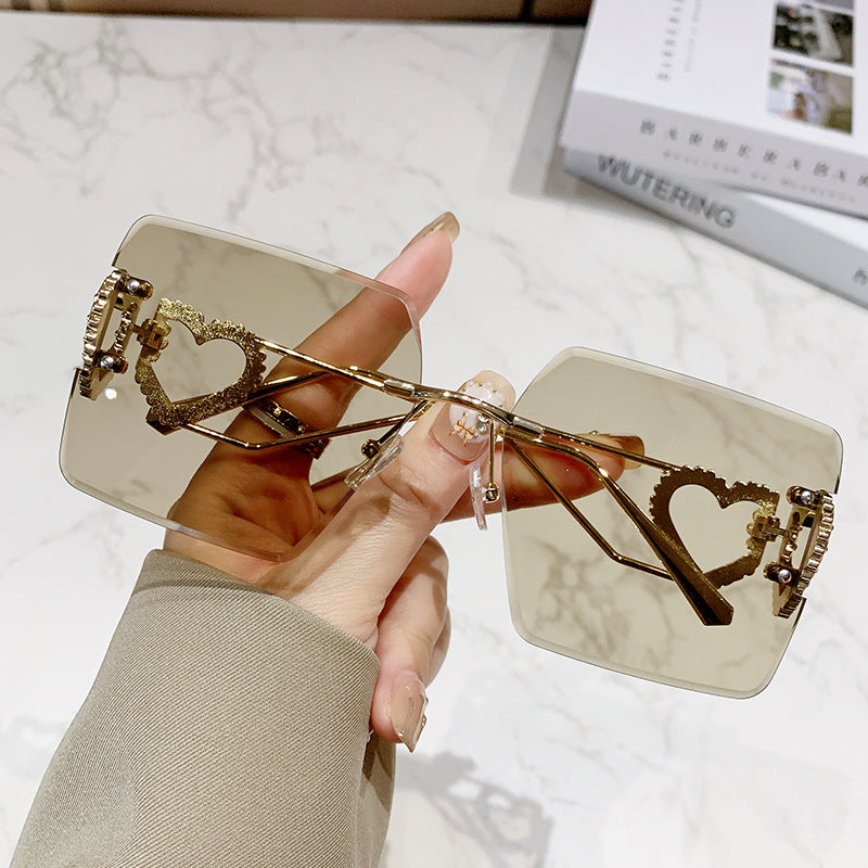 Damen modische Sonnenbrille mit trendigem Herz-Design Brehn