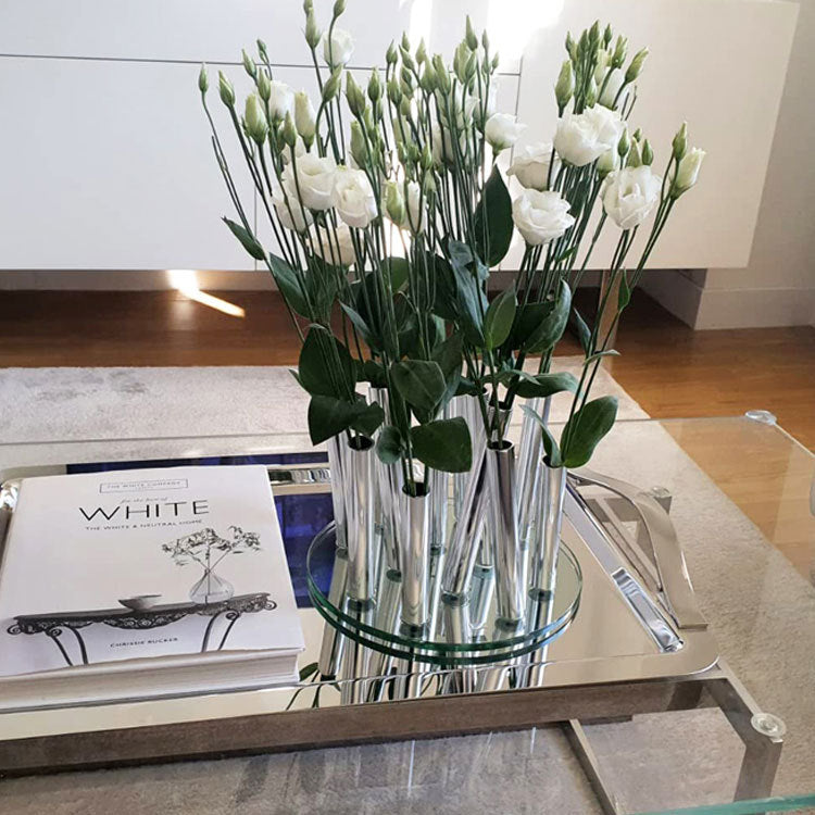 Zeitgenössische abstrakte Metallvase
