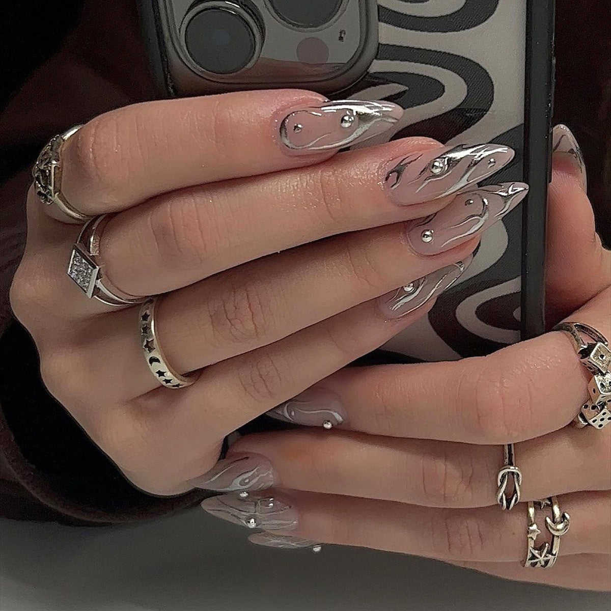 Kunstnagelset mit elegantem Wassertropfen-Design und 3D-Akzenten Brehn