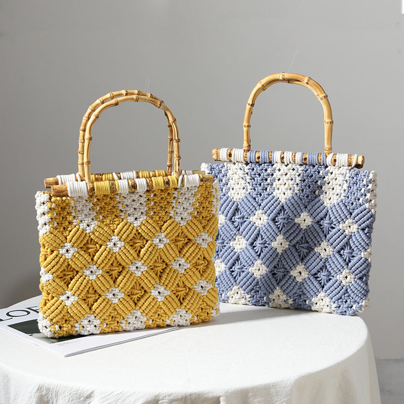 Stilvolle, Geflochtene Handtasche mit Einzigartigem Karomuster Brehn