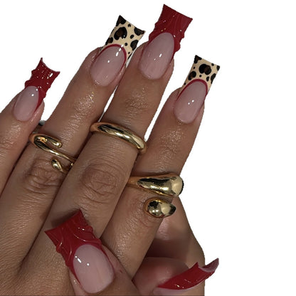 Kunstnagelset mit Leoparden- und luxuriösem Glitzerfinish Brehn