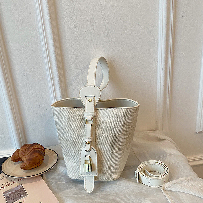 Elegante Strukturierte Bucket Bag