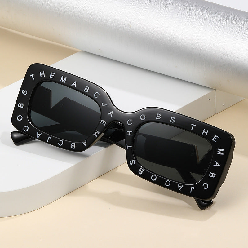 Damen modische quadratische Sonnenbrille mit stilvollem Metallbesatz Brehn