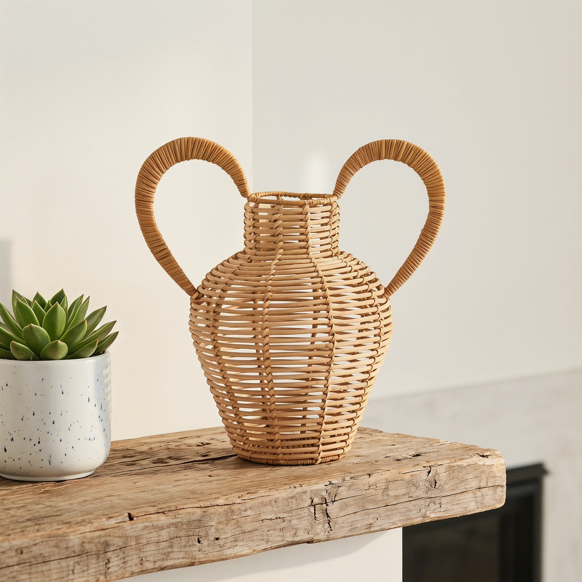 Dekorative Vase aus geflochtenem Naturmaterial Brehn