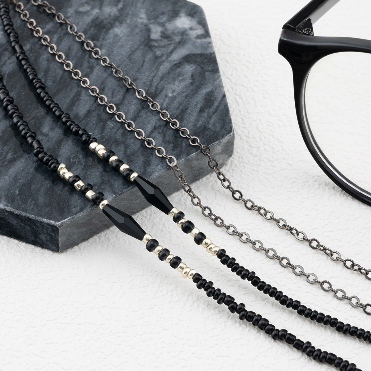 Beaded Eyewear Chain Brehn