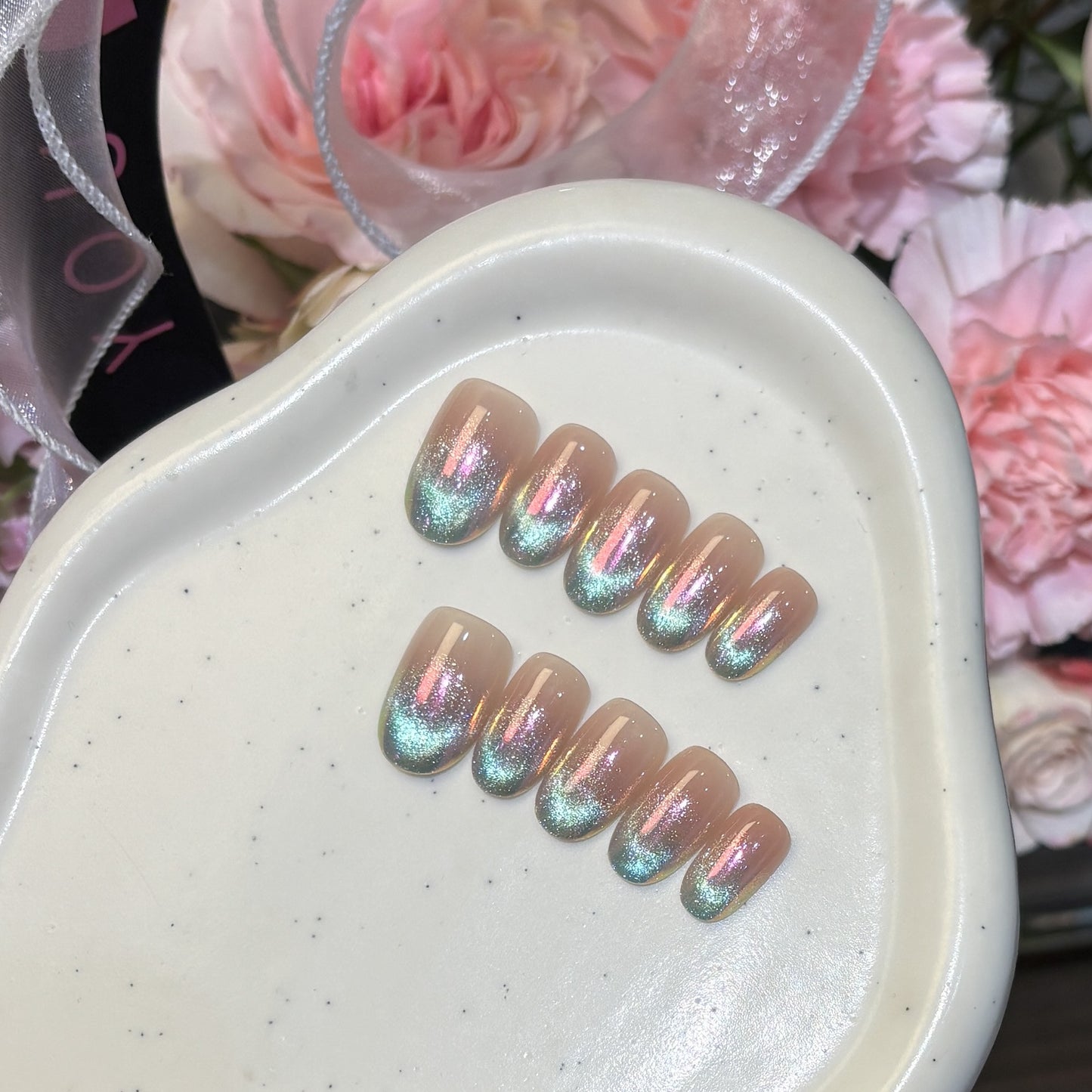 Künstliche Nagelspitzen mit Schimmerndem Ombre-Effekt Brehn