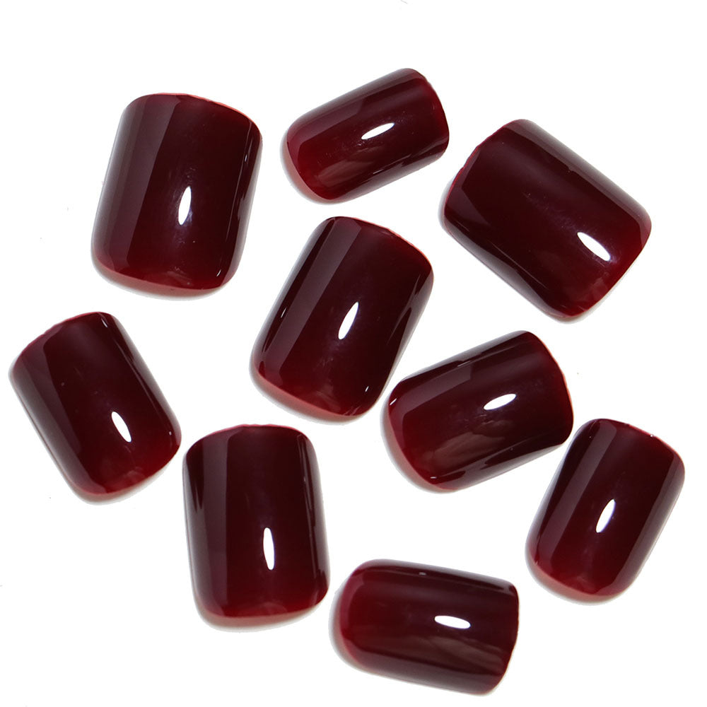 Glänzendes Press-On Nagelset mit eleganter Form Brehn