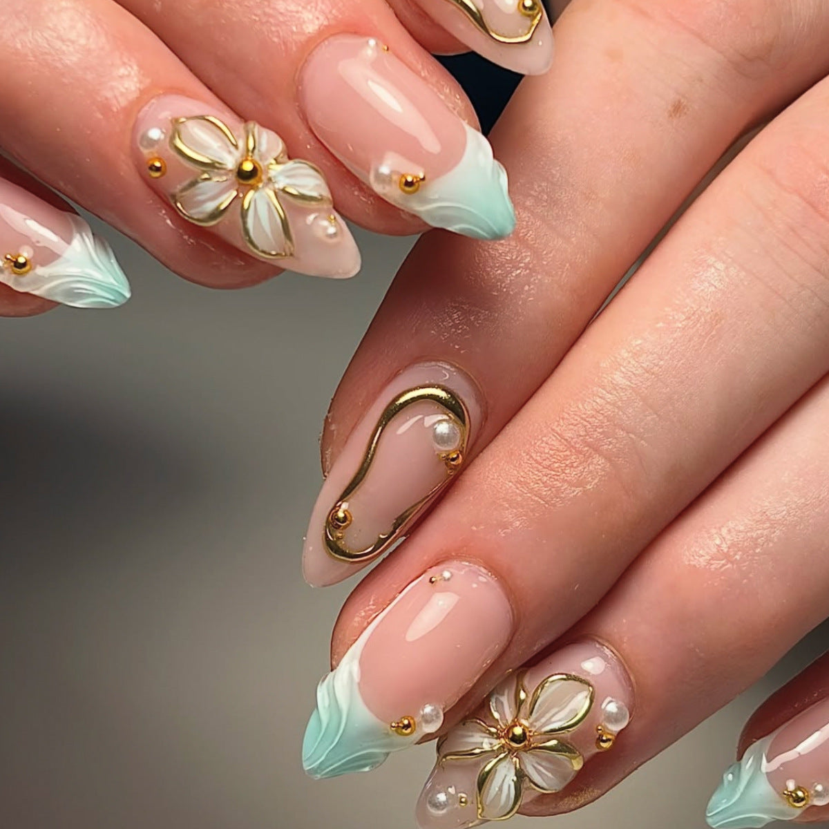 Elegantes florales Nagelkunst-Set Brehn