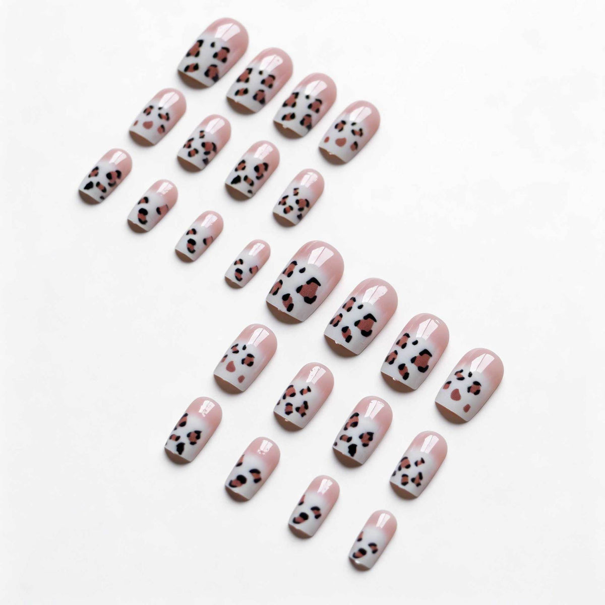 Elegante Leopardenmuster-Nagelkunst