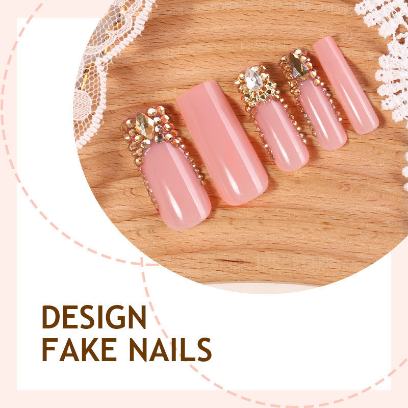 Kunstnagelset mit eleganten Strass- und Glitzerakzenten Brehn