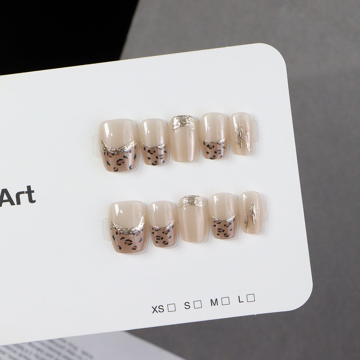 Press-On Nail Art Brehn
