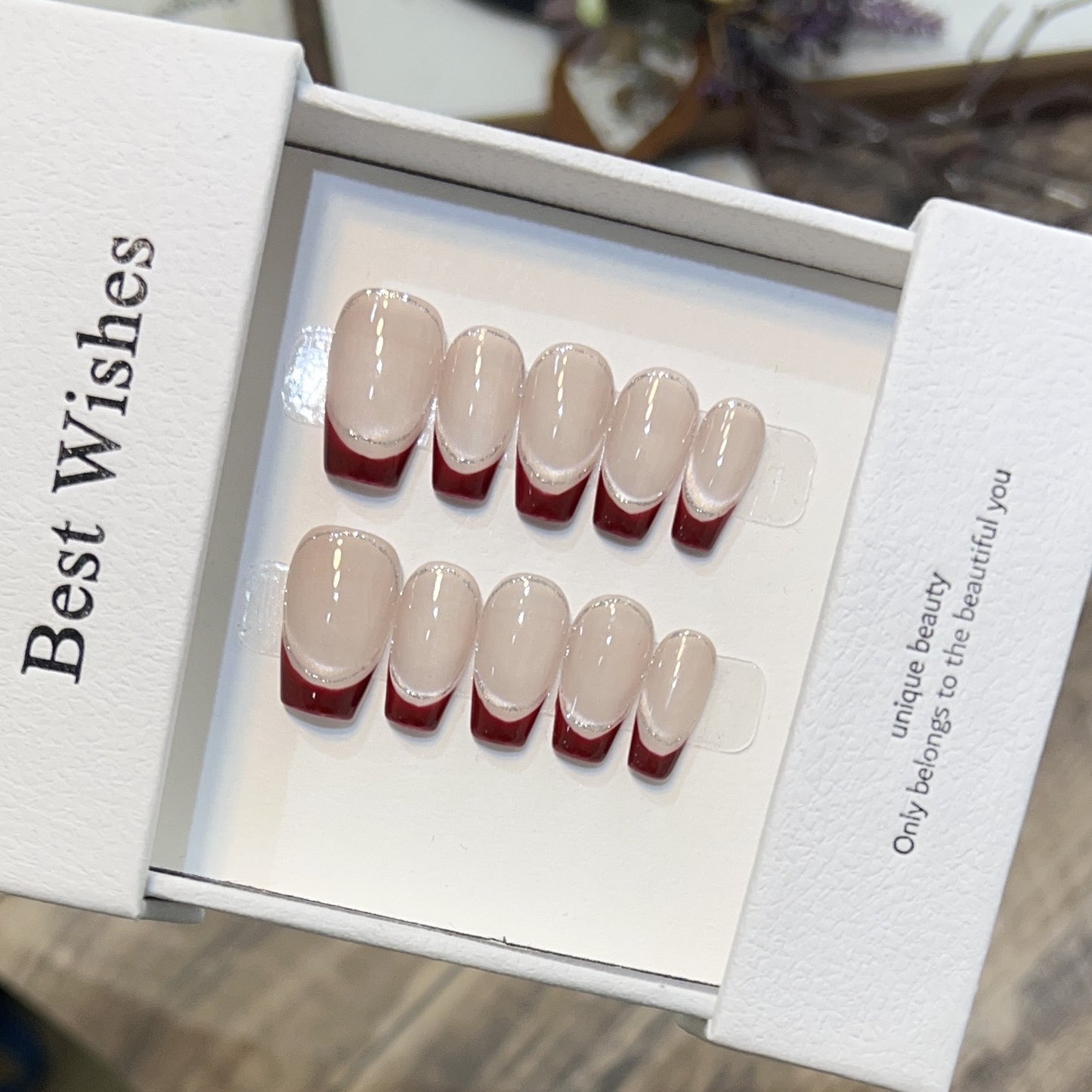 Künstlerisches Gel Press-On Nagelset mit eleganten französischen Spitzen Brehn