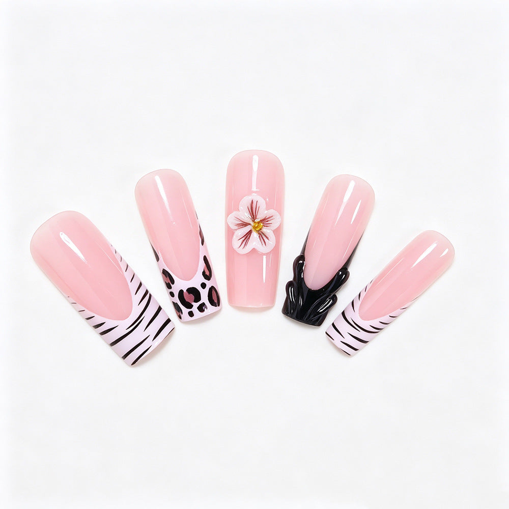 Künstlerische Press-On Nagelkunst Tipps mit floralen und Tierdruckdesigns Brehn