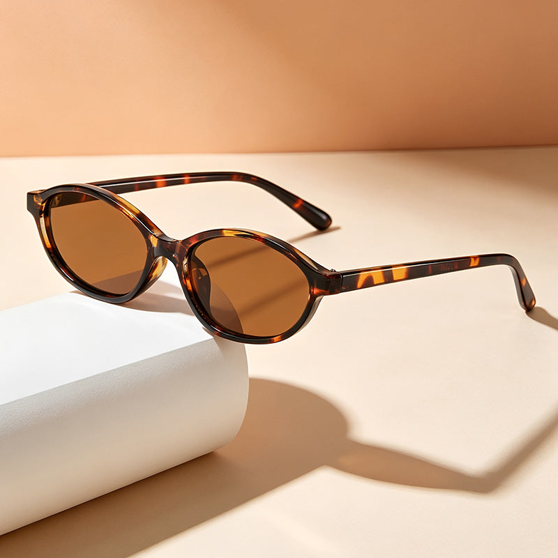 Elegante Vintage-inspirierte ovale Sonnenbrillen Brehn
