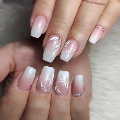 Kunstvolle Nagelverlängerungen mit elegantem Ombre-Design Brehn