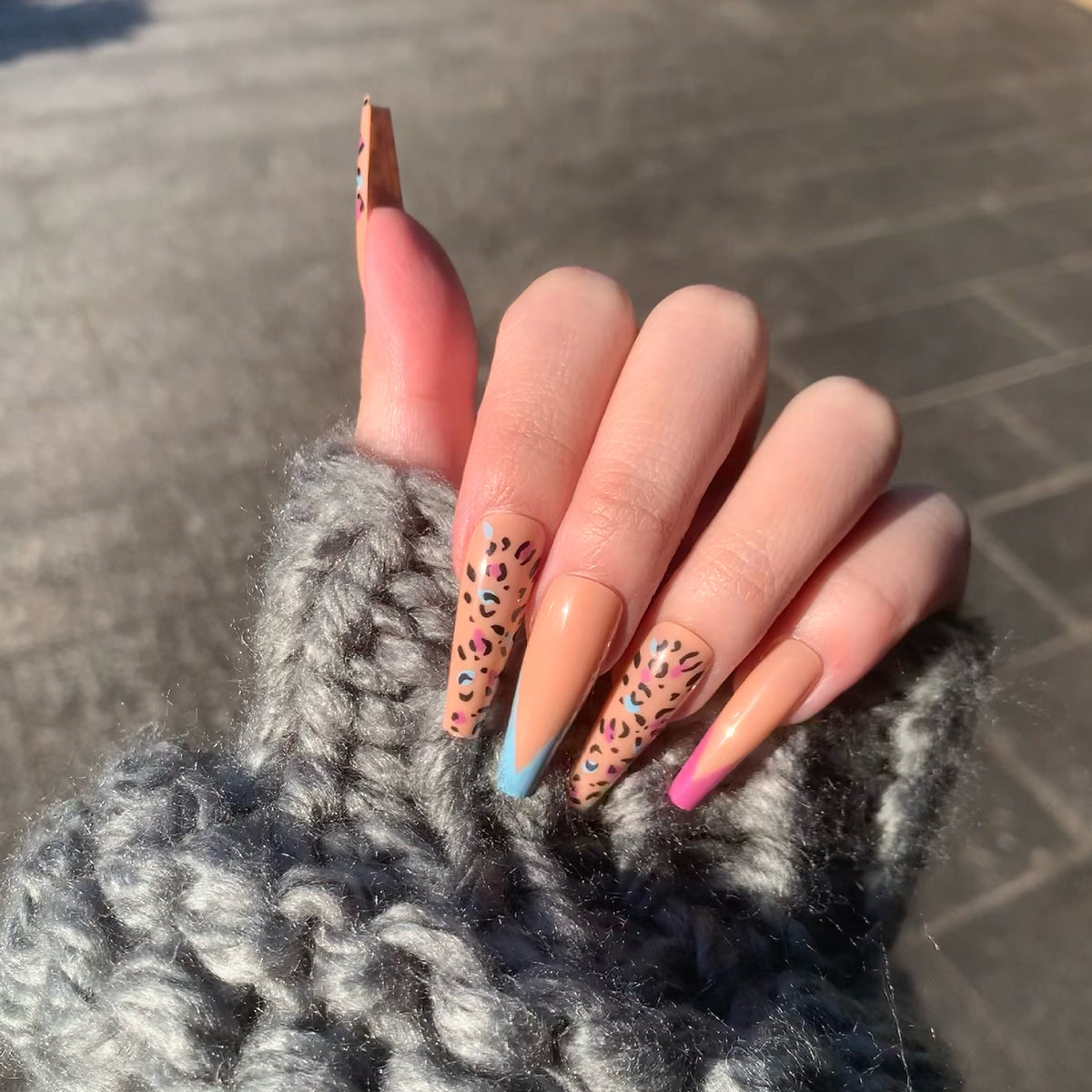 Künstlerische Stiletto-Nagelverlängerungen