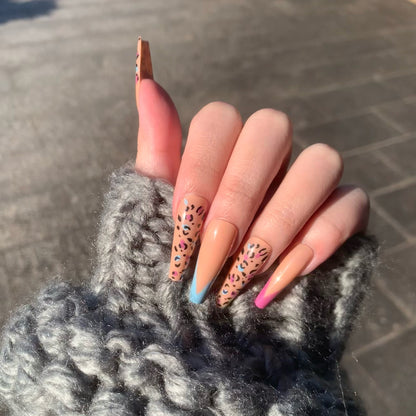 Künstlerische Stiletto-Nagelverlängerungen