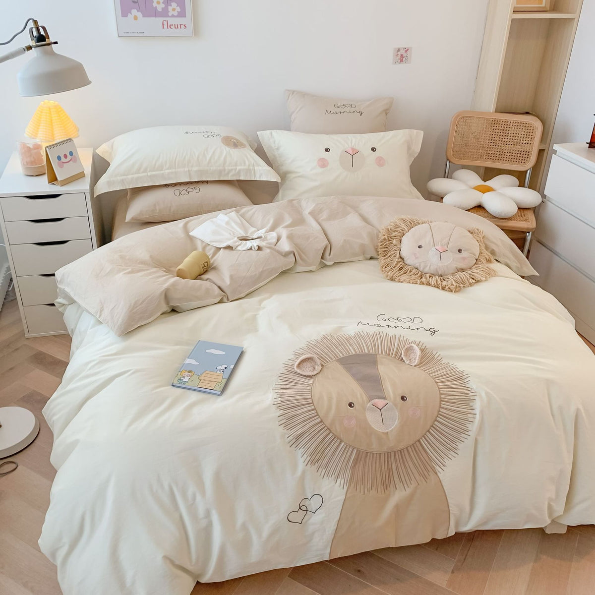 Kuscheliges Kinderbettwäsche-Set mit verspielter Löwenapplikation aus Baumwolle
