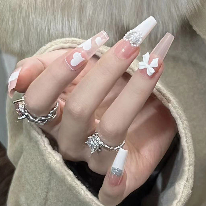 Künstliche Nagelverlängerungen mit elegantem Floral-Design Brehn