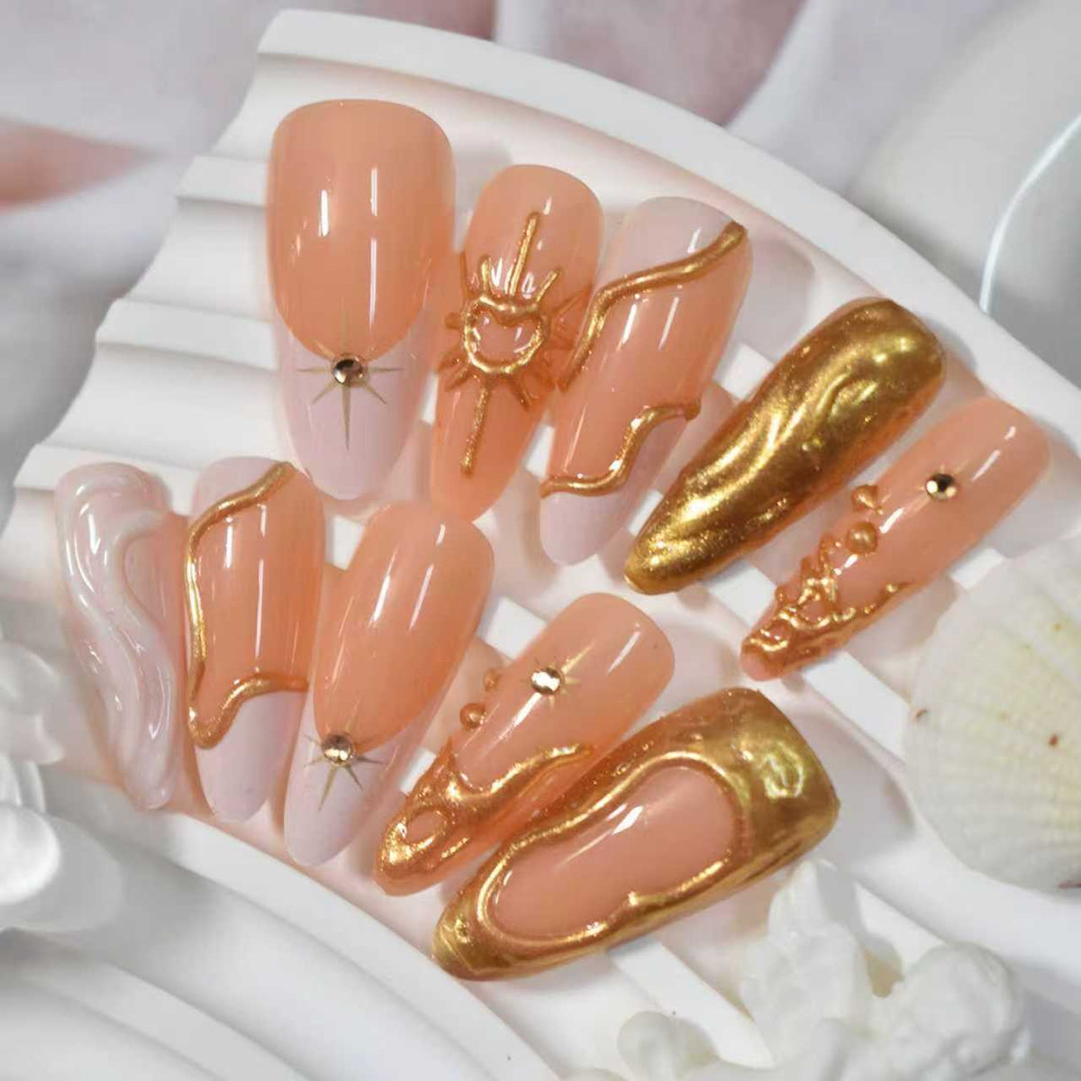 Elegante dekorative Nagelverstärkungen Brehn