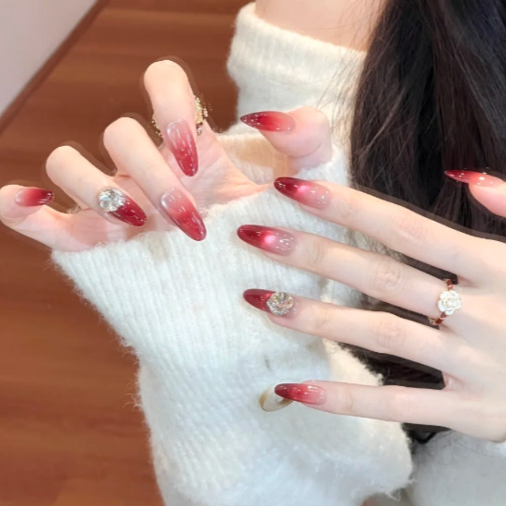 Glamouröse Gradient Stiletto Press-On Nägel mit Strassakzenten Brehn